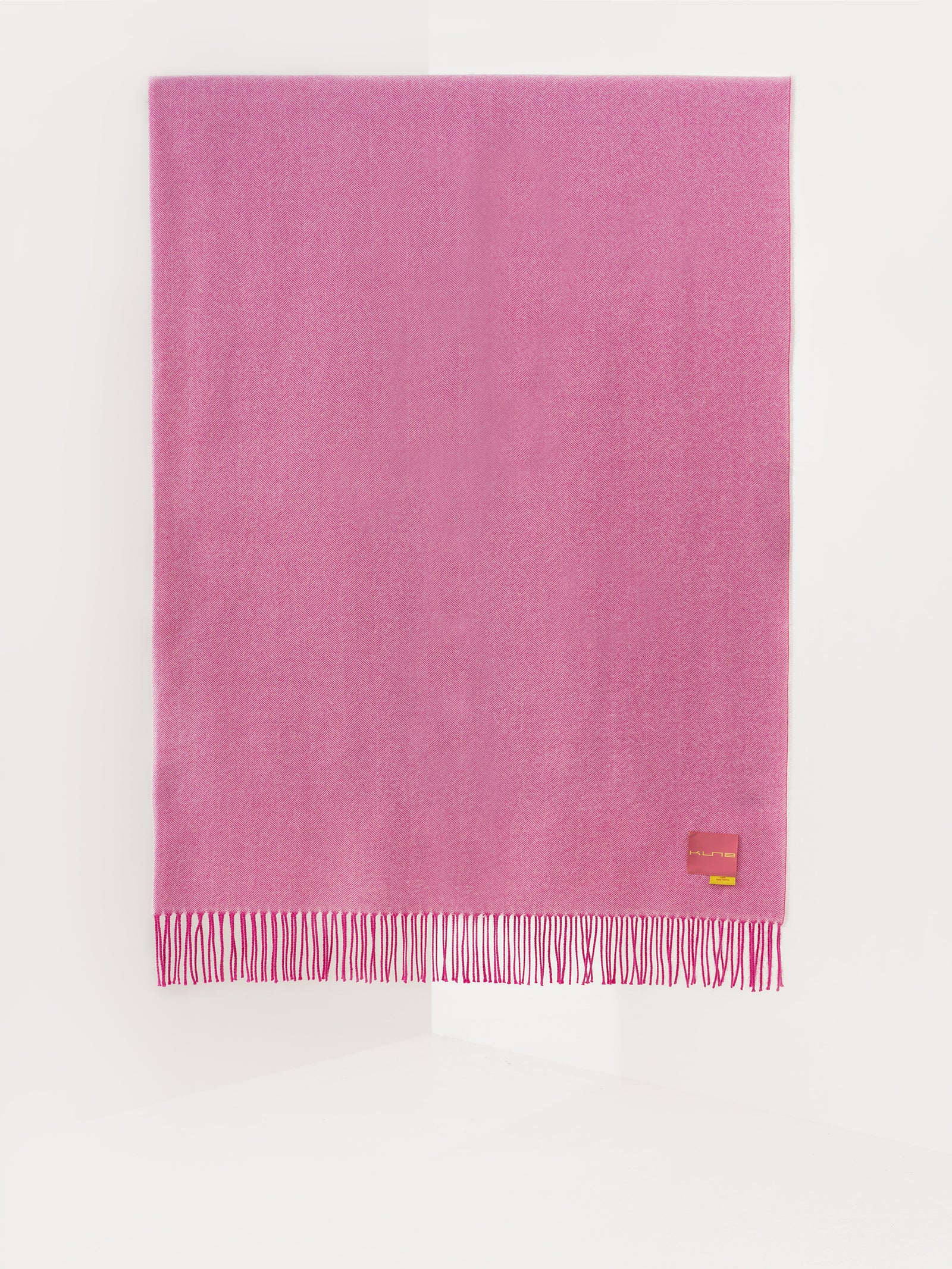 Manta Yanahuara De Baby Alpaca Color Fucsia