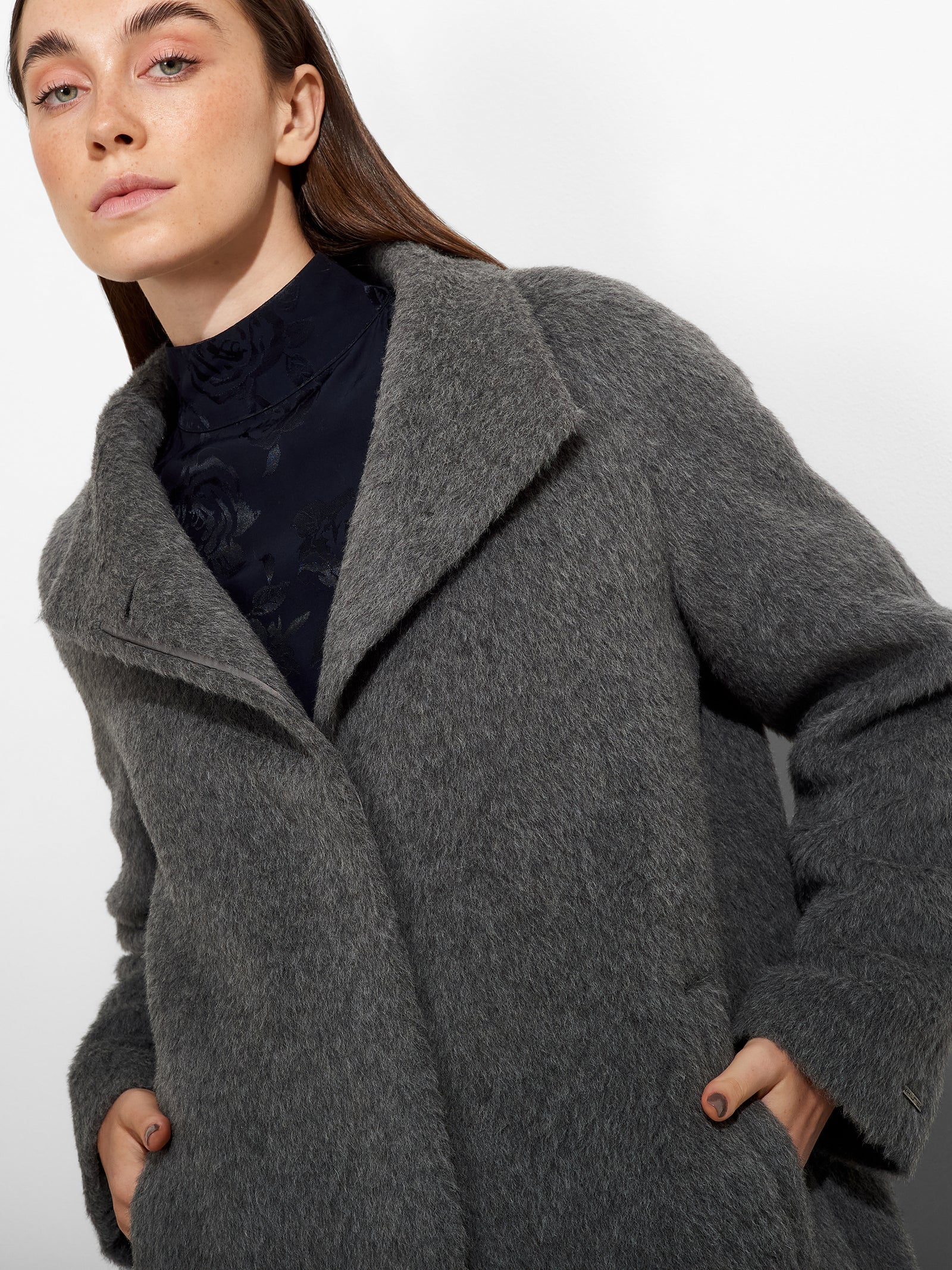 Abrigo Zurich De Suri Alpaca Color Gris