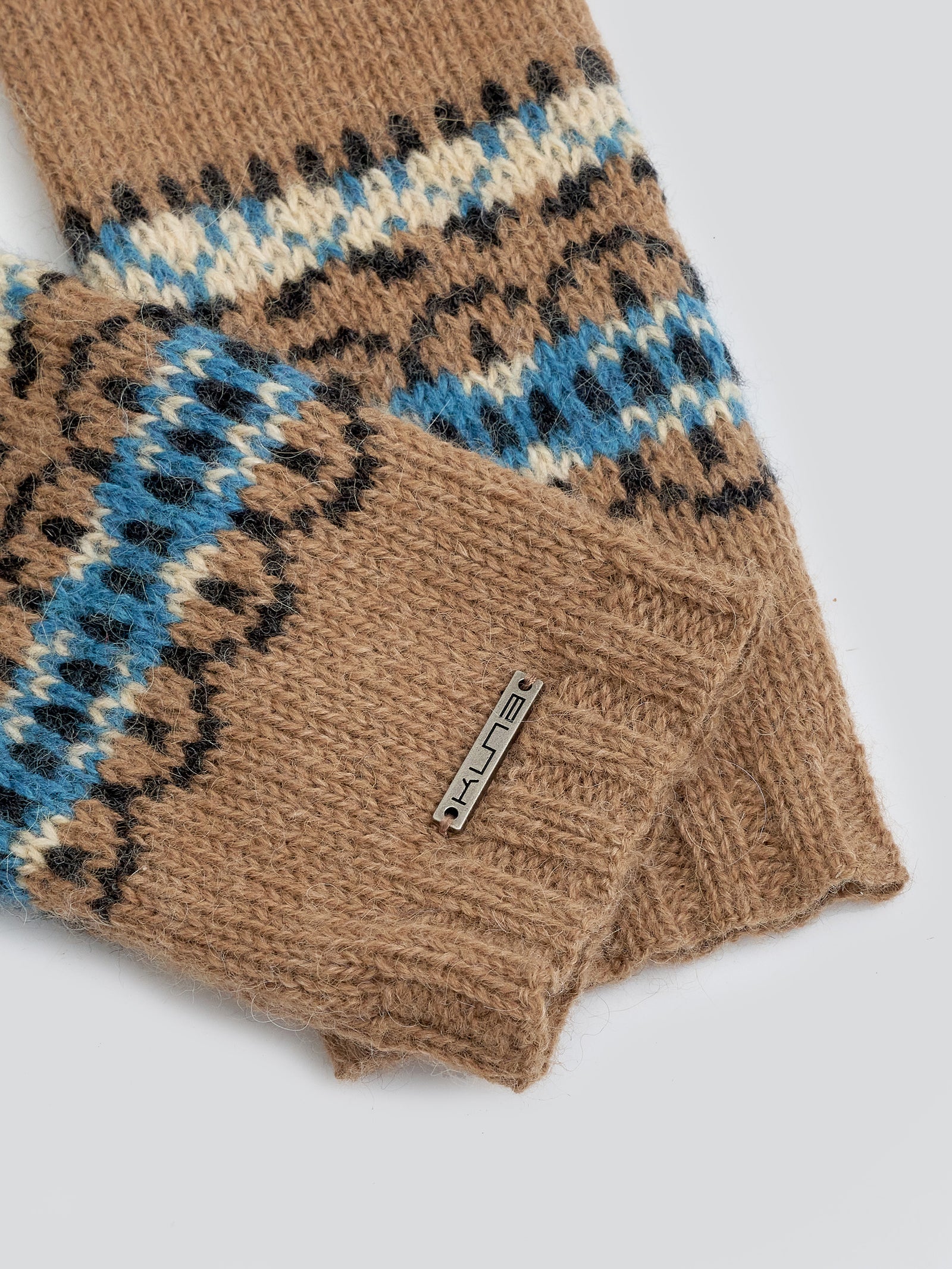 Baby Alpaca Yoke Gloves Camel Color