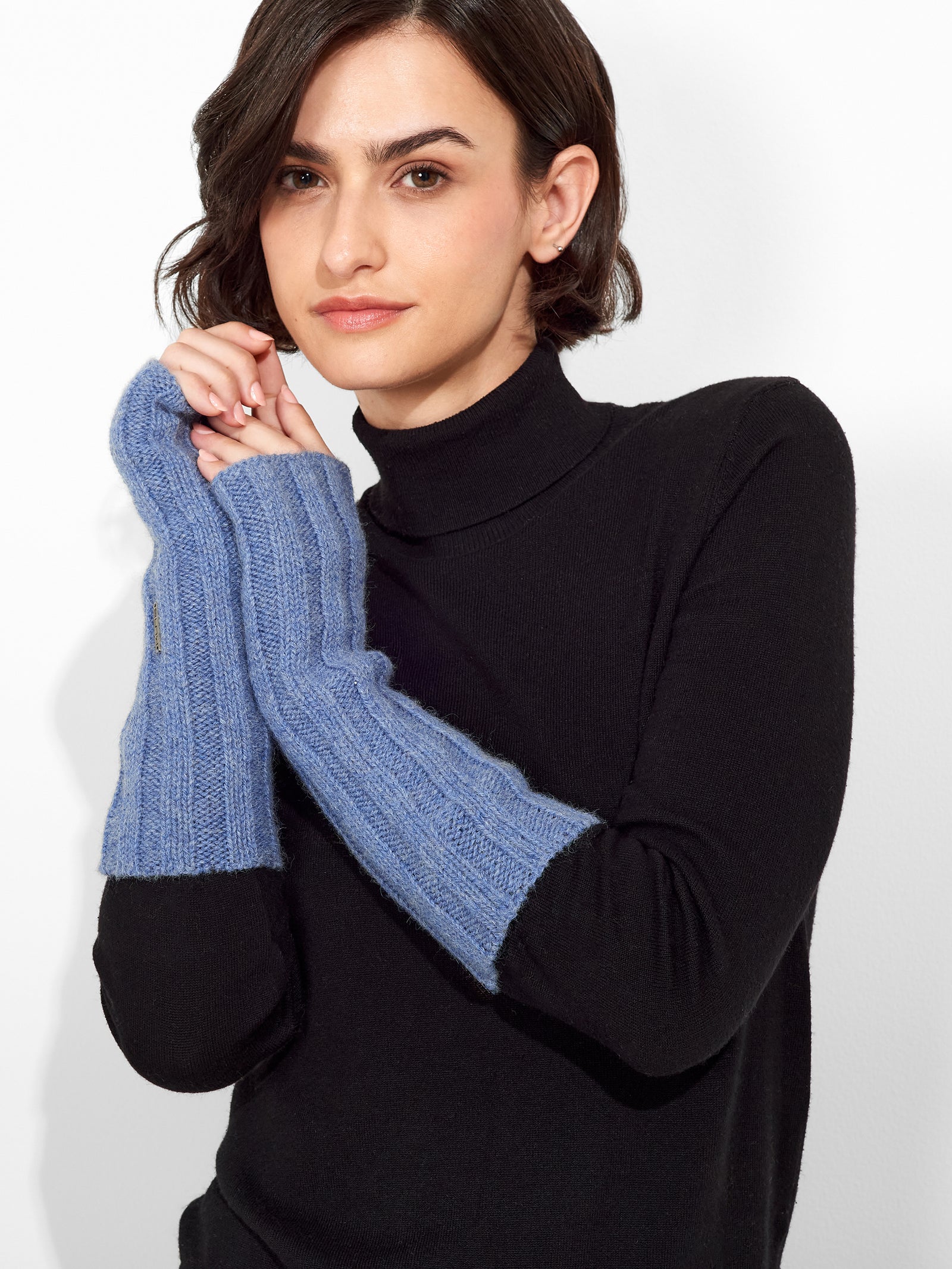 Zephir Baby Alpaca Gloves in Light Blue