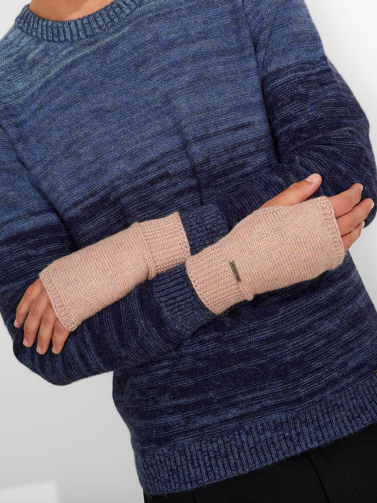 Zafiro Pink Baby Alpaca Gloves