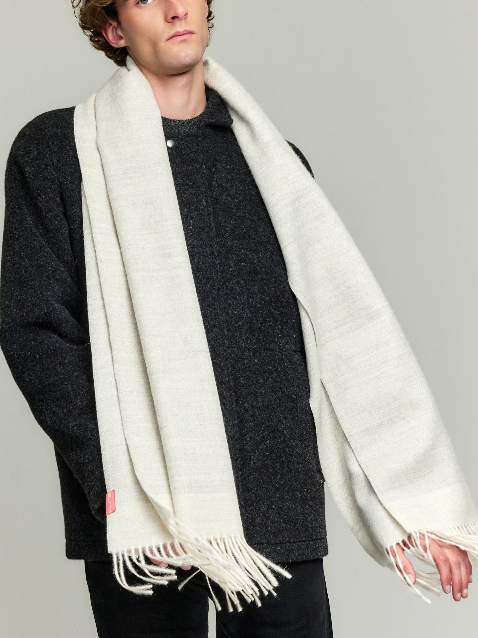 Estola Yanely De Baby Alpaca Color Gris