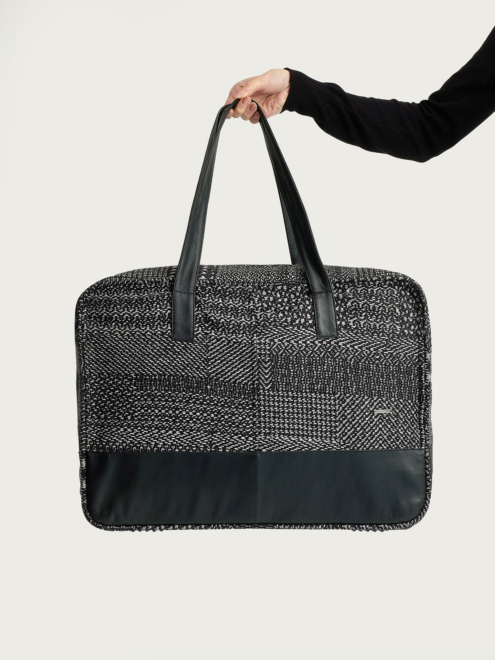 Bolso Maletin Tokio De Lana Color Negro