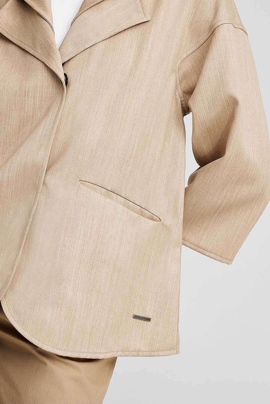 Whitter Coat