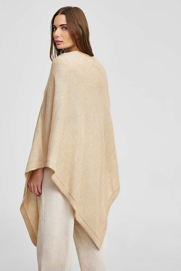 Poncho Almendra De Baby Alpaca Color Nomad