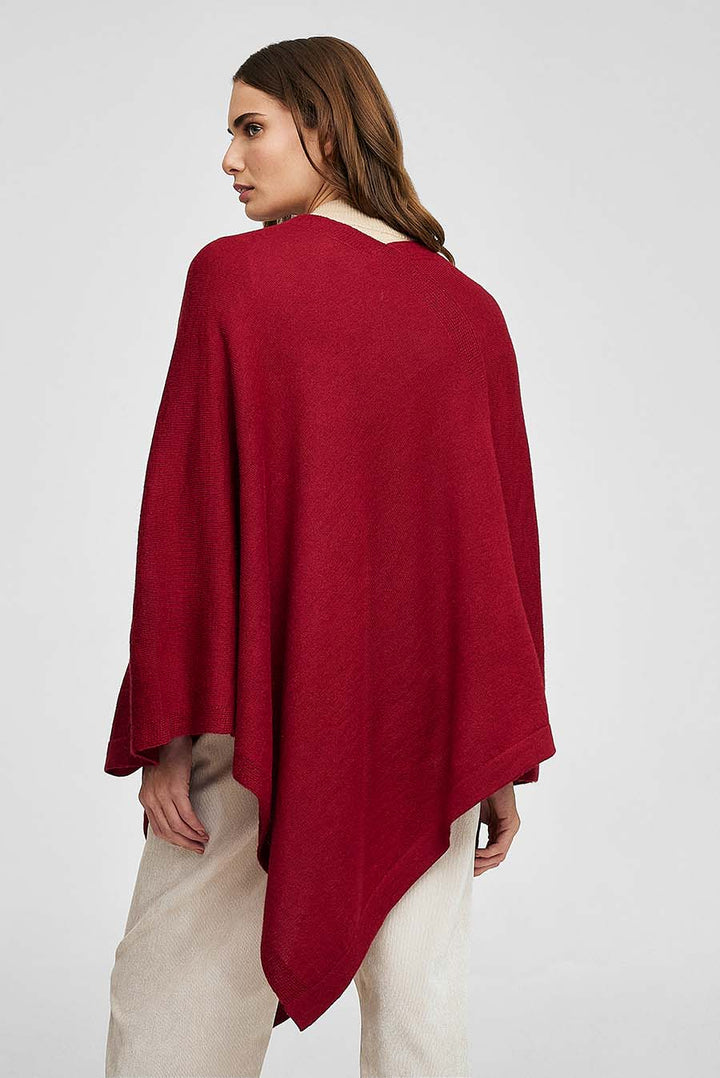 Almendra Poncho